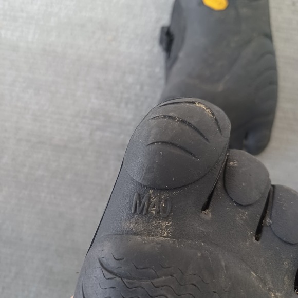Vibram Five Fingers Shoes Womens Black/Black Size 40 EU 8.5-9 US Stretch - Picture 4 of 8